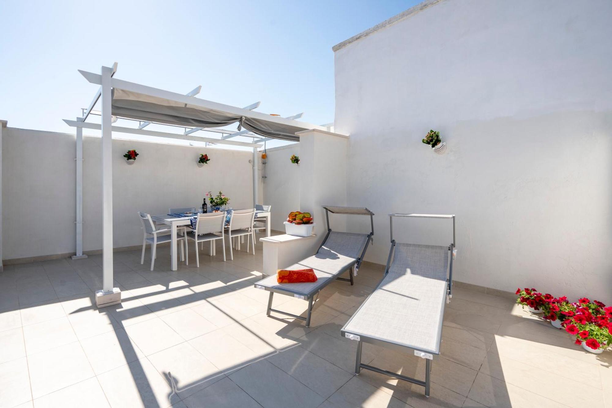 Heart Of Monopoli Apartments Near The Sea Exterior photo