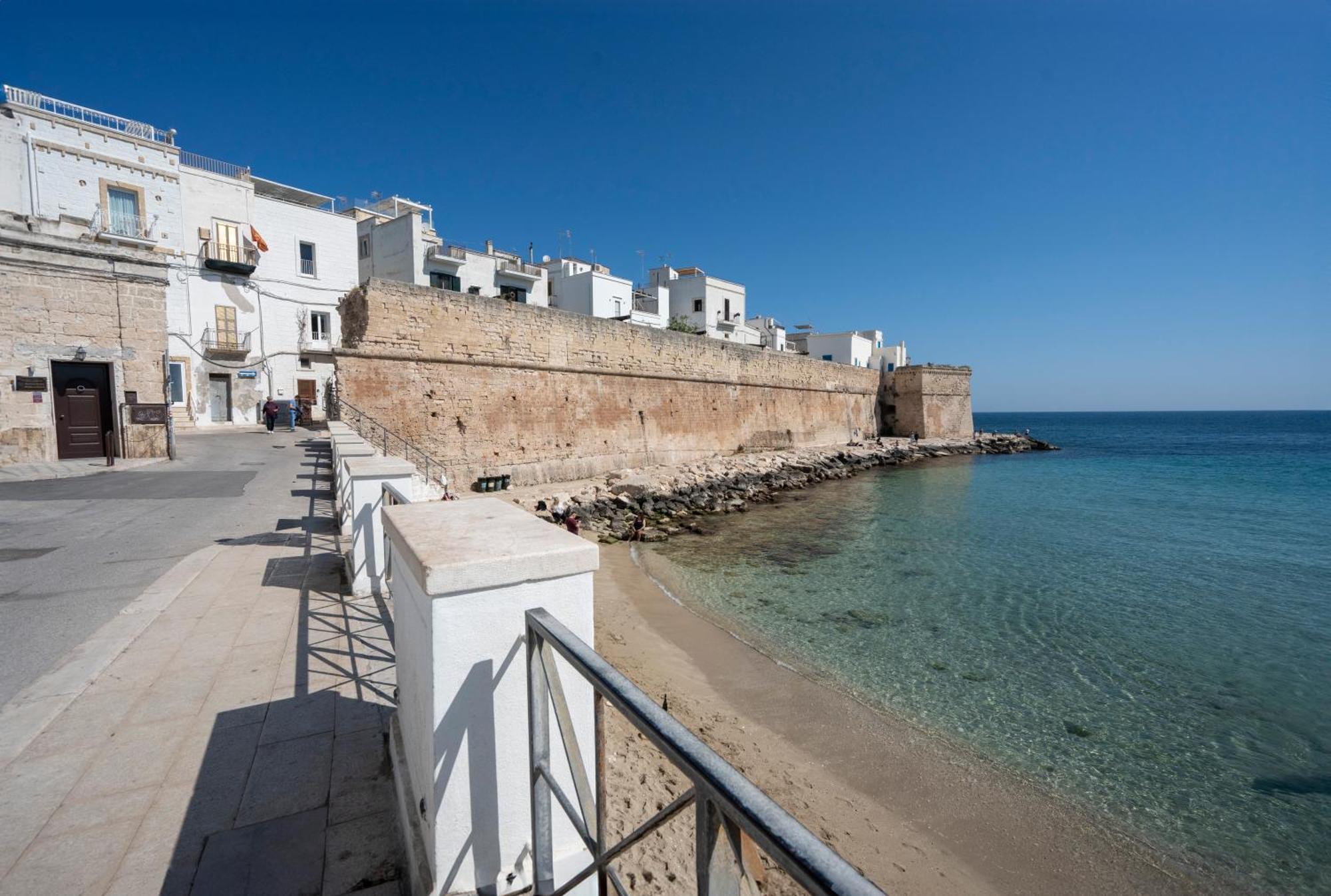 Heart Of Monopoli Apartments Near The Sea Exterior photo